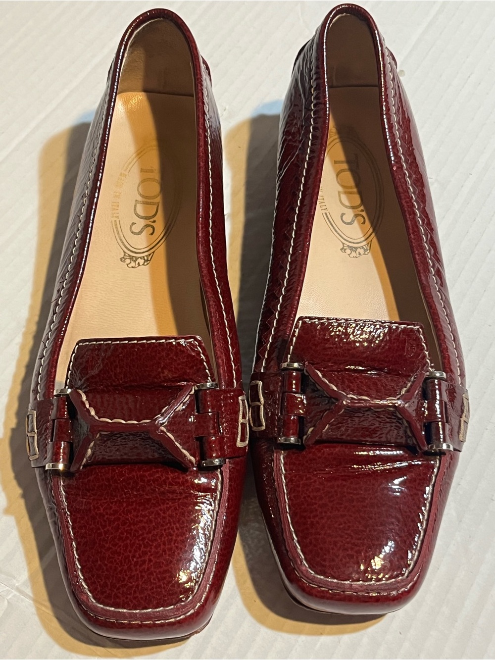 VTG Tod's Burgundy Patent Kitten Heel Shoe EU 37 driving shoes loafers READ